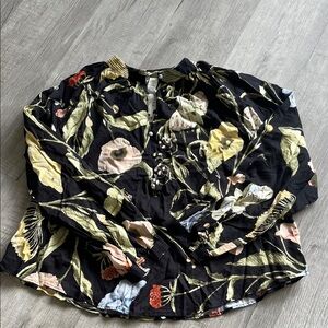 ✨H&M floral blouse✨